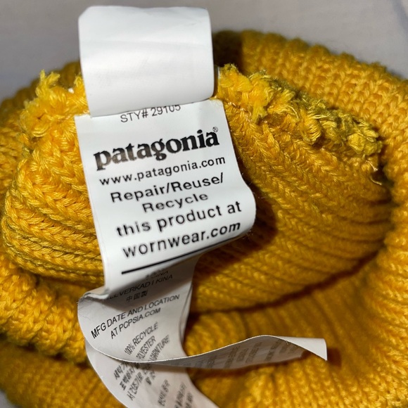 Patagonia Fisherman’s Rolled Beanie (Unisex) In a gorgeous yellow colour. - Picture 5 of 5